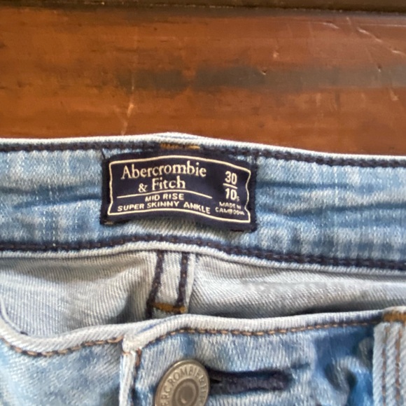 Abercrombie & Fitch Super Skinny Ankle Jeans - Picture 3 of 8